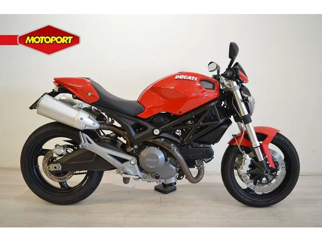 Ducati Monster 696