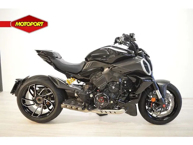 Ducati Diavel V4