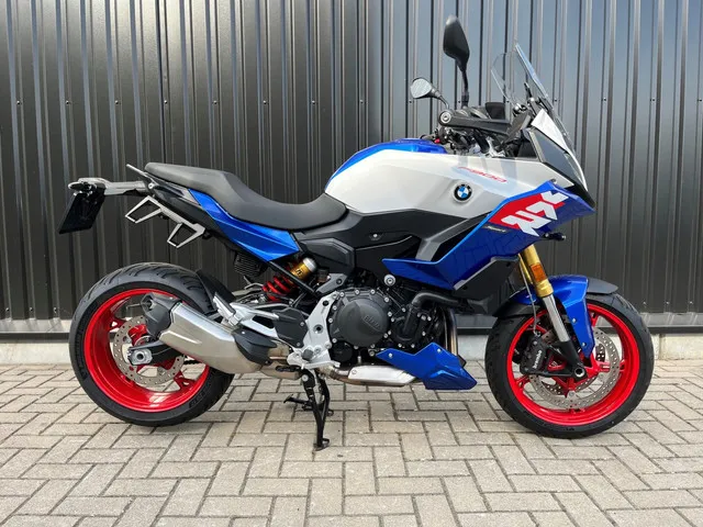 BMW F 900 XR