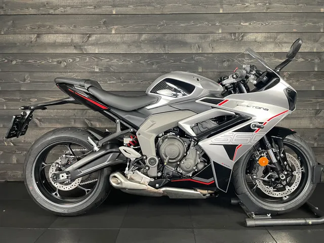 Triumph Daytona 660